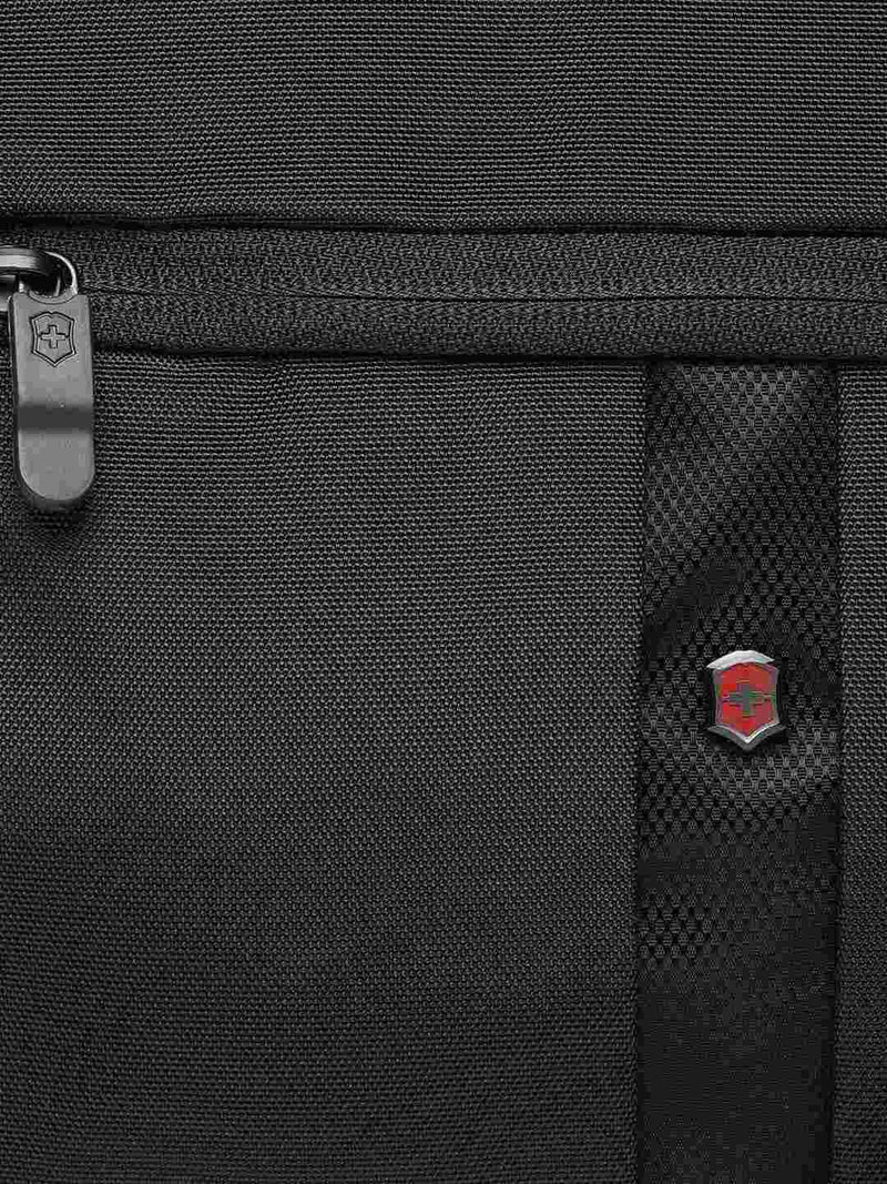 Victorinox Day Bag - Adventure Traveler Deluxe - Travel Accessories 4.0 Black