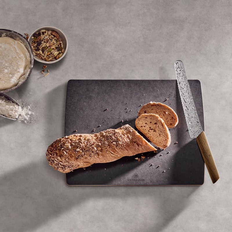 Swiss Modern Bread- and Pastry Knife Damast Limited Edition 2021,22 cm