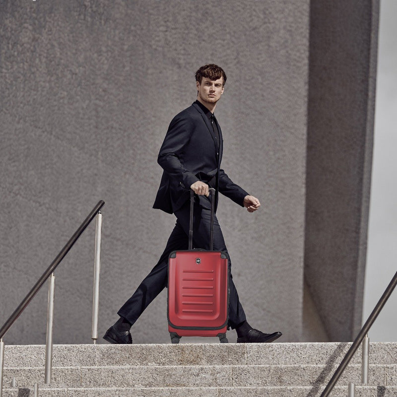 Victorinox Medium Expandable Suitcase - Spectra 2.0 Red