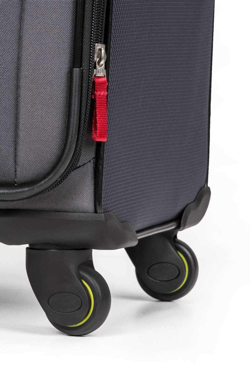 Swiss Gear 28" Spinner Suitcase